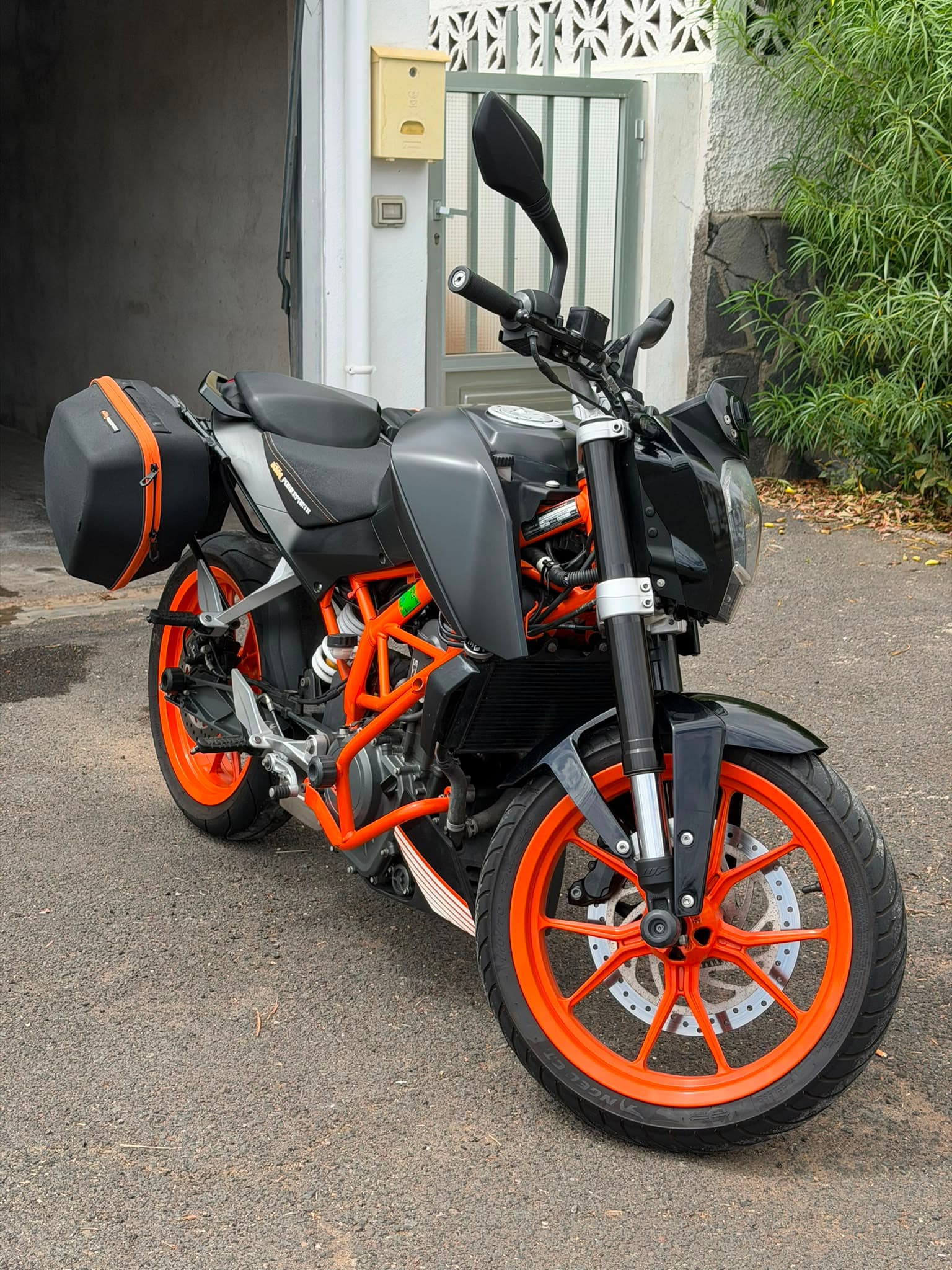 Ktm Duke 390 — photo 1